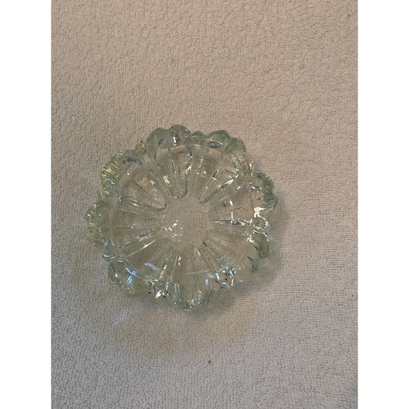 Hazel-Atlas Other - Vtg Scalloped Pressed Glass Flower Ashtray MCM  EUC